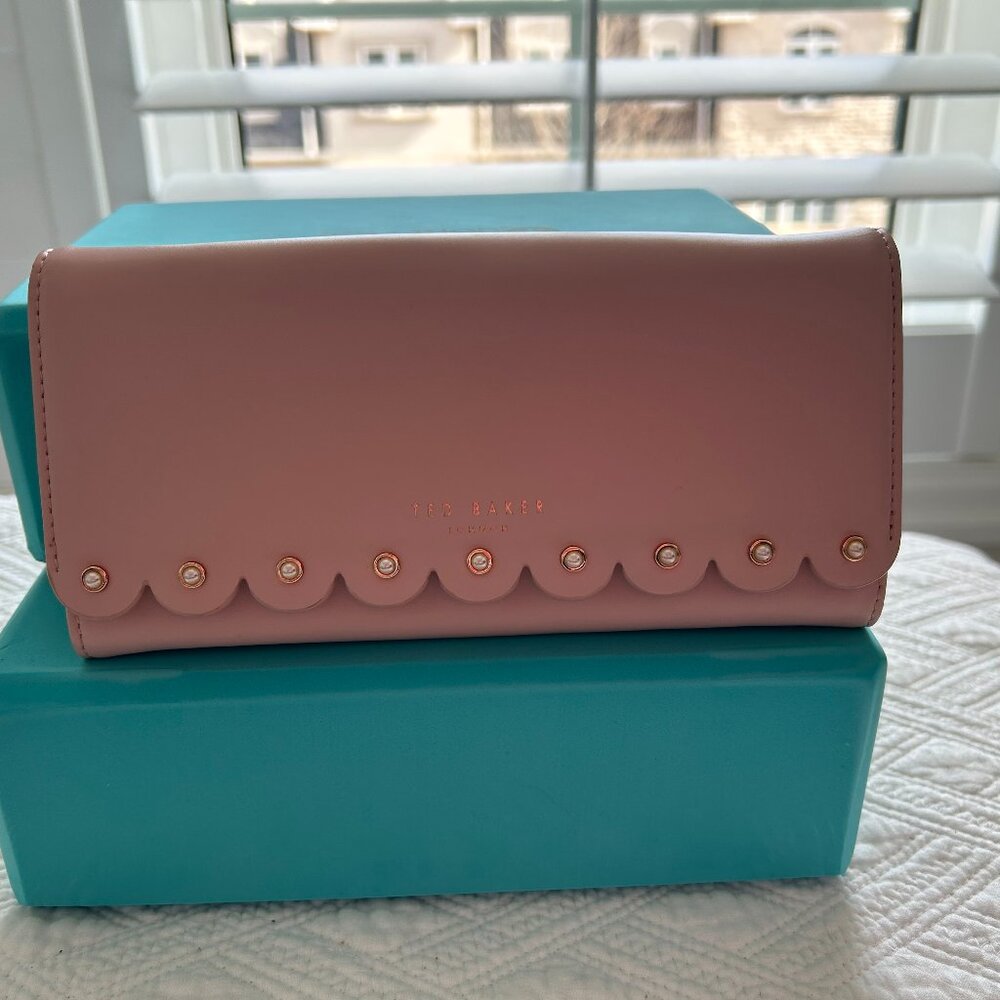 NWT Ted Baker Scalloped Edge Wallet